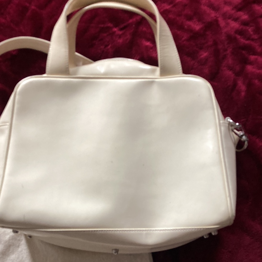 Authentic Gucci - Picture 3 of 10